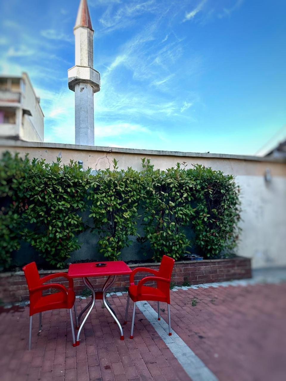 Host Apartments Shkodër Esterno foto